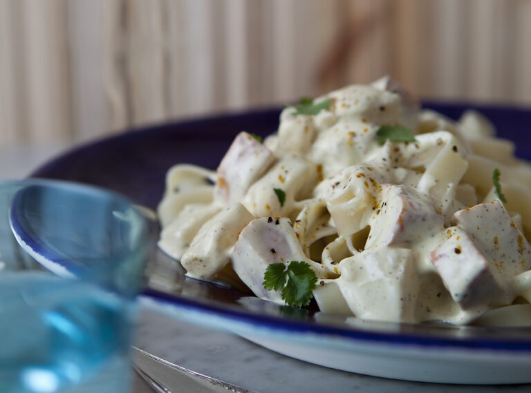 Sweet Chili kyckling med färsk tagliatelle och spenat Guldfågeln